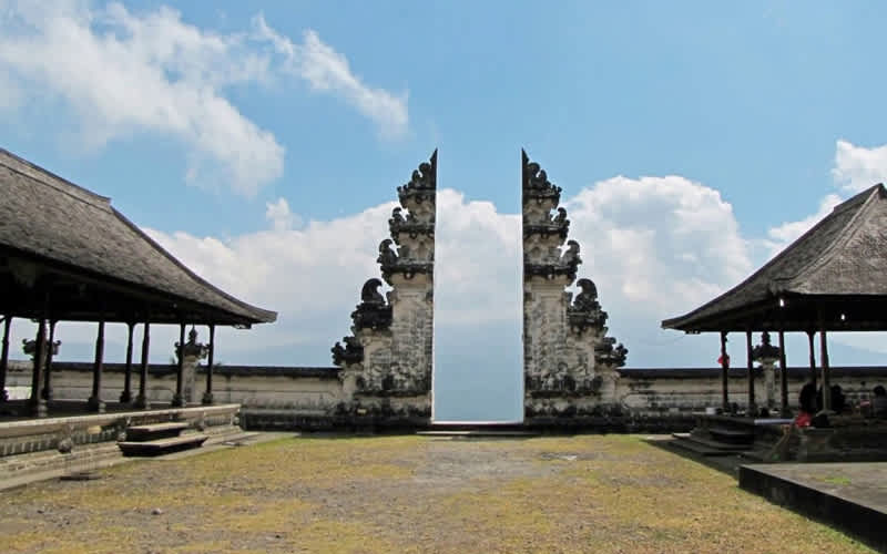 Pura Lempuyang Balideki tapınaklar